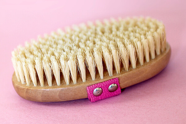 Dry Brushing vs. Cupping for Cellulite: Which is Best?